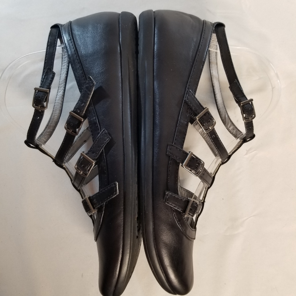 Bare Traps Walter Woman Shoe Sz 9M Black Strappy Buckles Mary Jane Flats Sandal - Picture 5 of 8